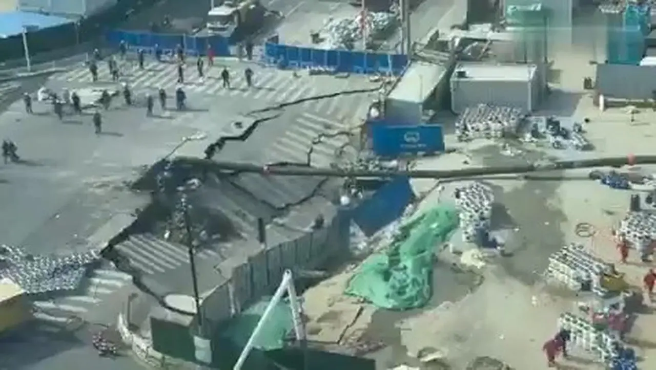 2026年2月11日上午，上海一處地鐵施工工地發生塌方，過程剛好被網友從樓上拍下，地鐵方稱無人員傷亡，並說是「發生局部滲漏現象」，引發網民譏諷。